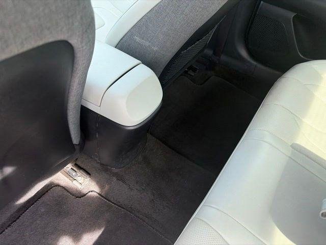 Hyundai Elantra  2023