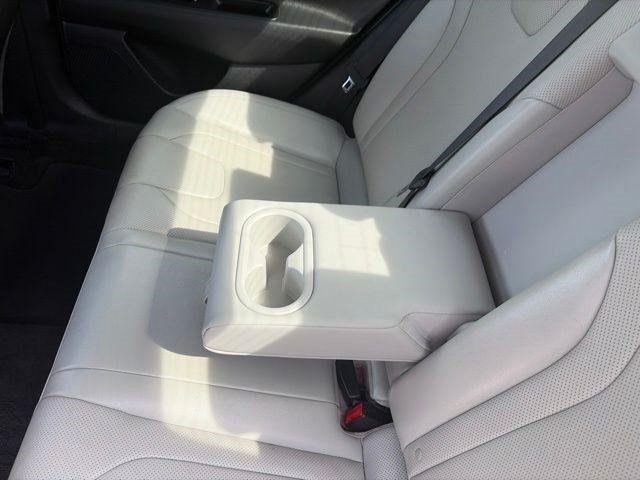 Hyundai Elantra  2023