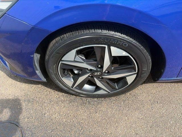 Hyundai Elantra  2023
