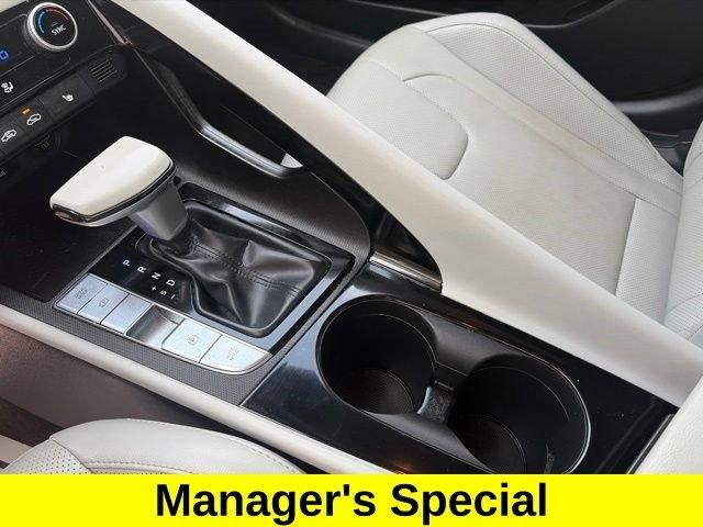 Hyundai Elantra  2023