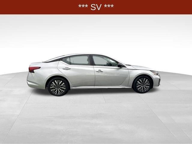 Nissan Altima  2024