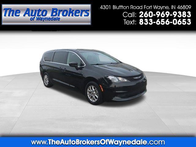 2022 Chrysler Voyager LX