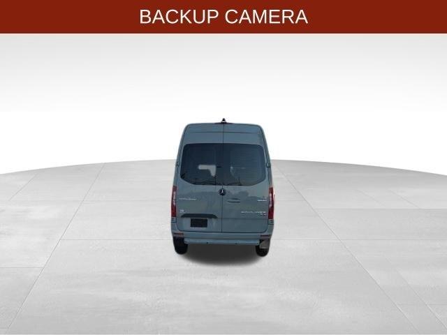 Mercedes-Benz Sprinter Van  2022