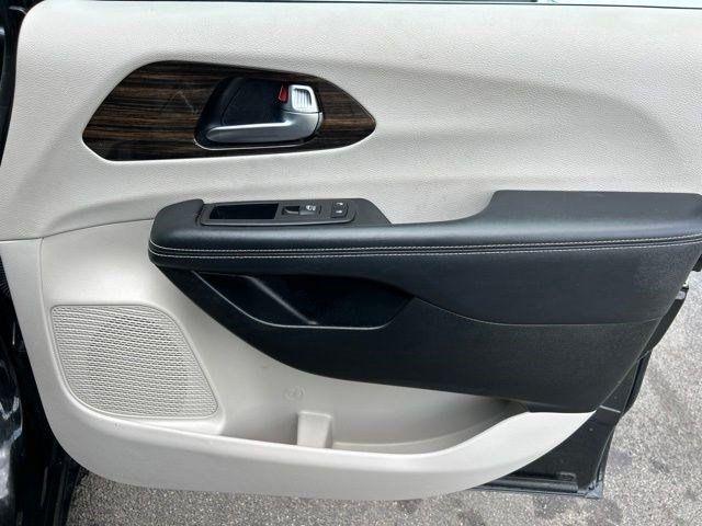 Chrysler Pacifica  2023