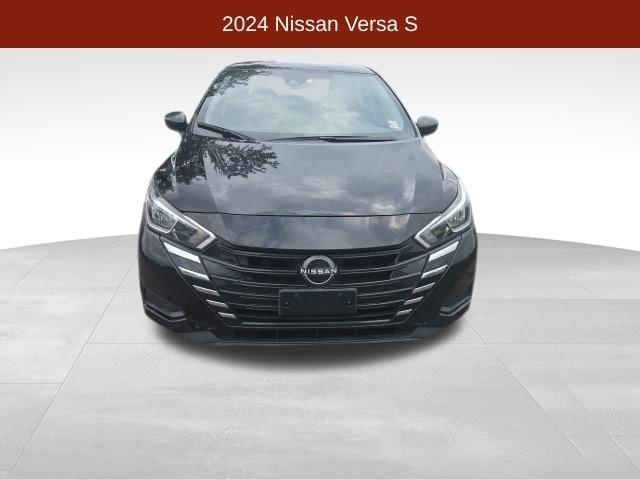 Nissan Versa  2024
