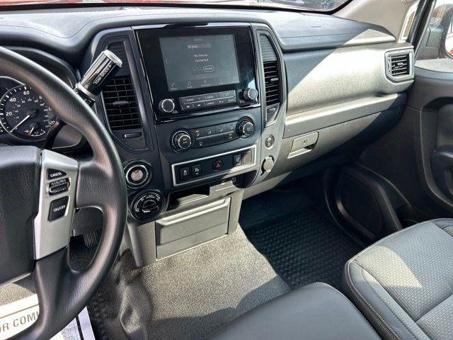 Nissan Titan  2021