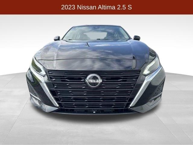 Nissan Altima  2023