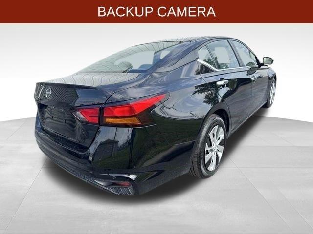 Nissan Altima  2023