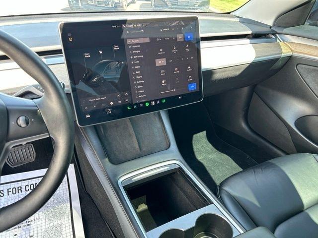 Tesla Model 3  2023