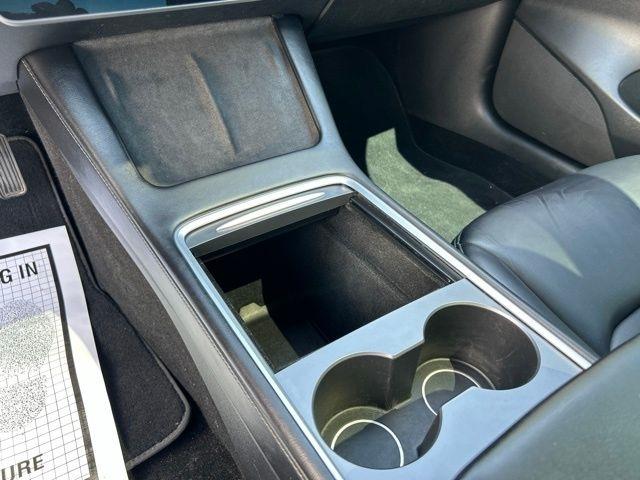 Tesla Model 3  2023