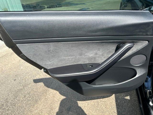 Tesla Model 3  2023