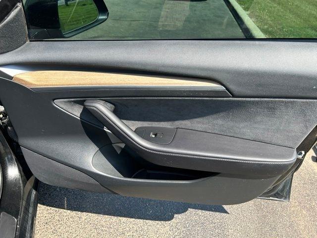 Tesla Model 3  2023