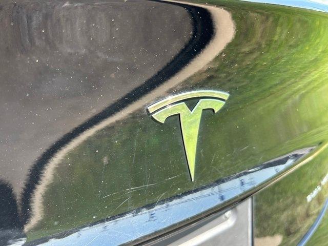 Tesla Model 3  2023