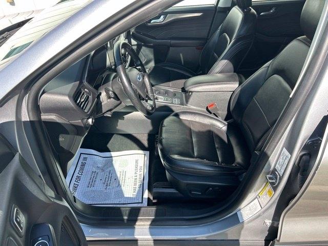 Ford Escape Titanium 4WD 2021