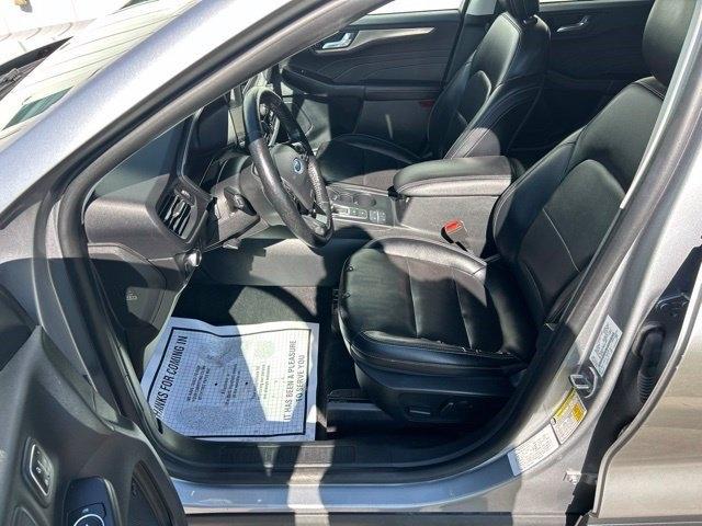 Ford Escape Titanium 4WD 2021