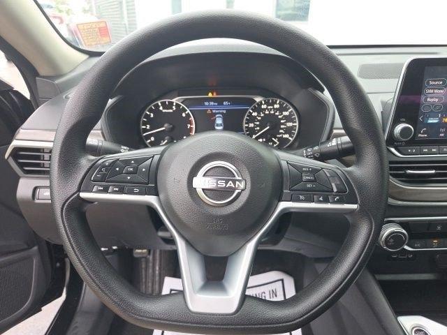 Nissan Altima  2025