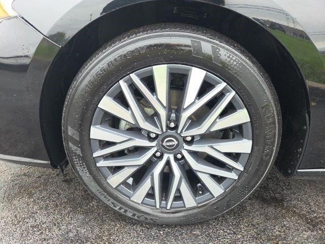 Nissan Altima  2025