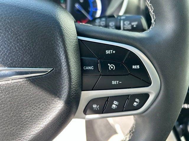 Chrysler Pacifica Touring L 2023