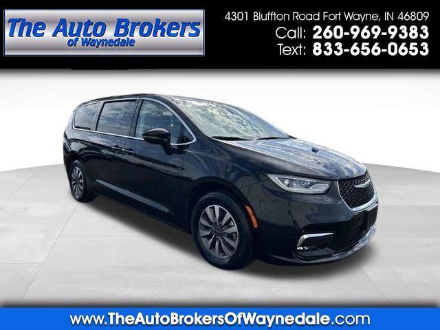2024 Chrysler Pacifica Select