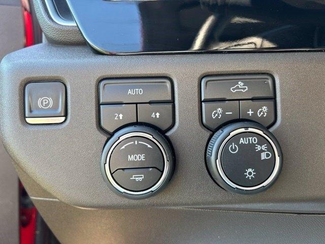 Chevrolet Silverado 1500 LT Crew Cab 4WD 2023