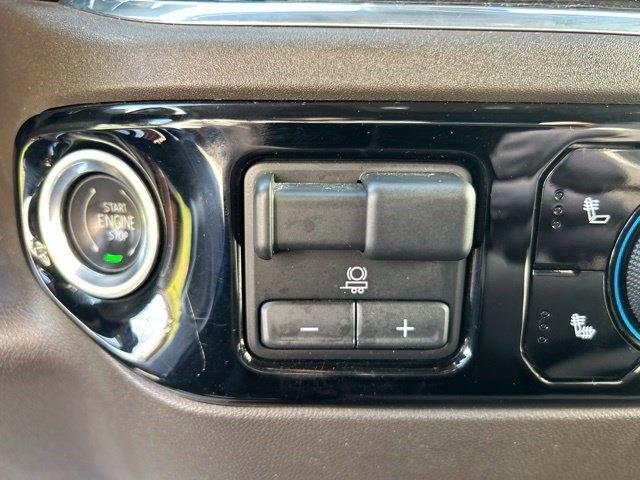 Chevrolet Silverado 1500 LT Crew Cab 4WD 2023
