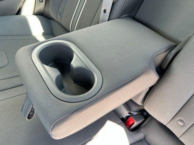 Hyundai Elantra  2022