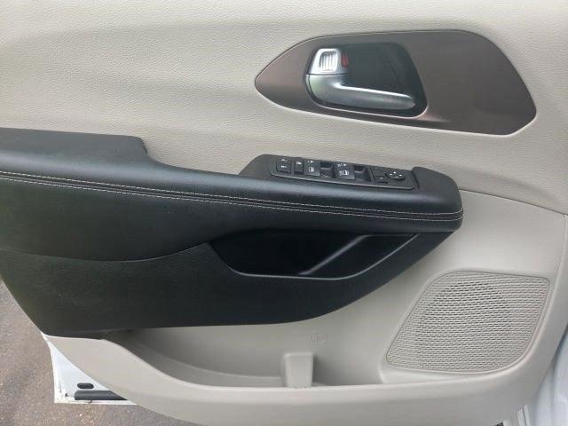 Chrysler Voyager  2023