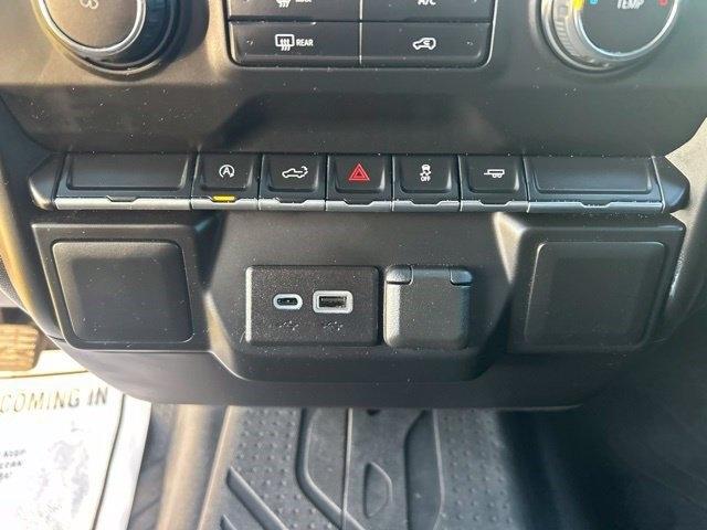 Chevrolet Silverado 1500 LTD 2WD Crew Cab 147" Custom 2022