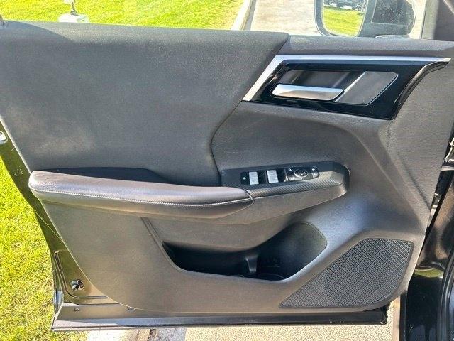 Mitsubishi Outlander ES 2024