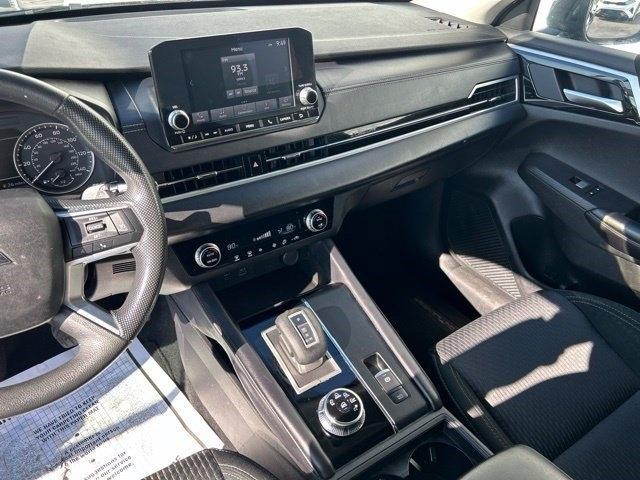 Mitsubishi Outlander ES 2024