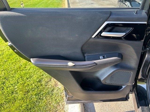 Mitsubishi Outlander ES 2024