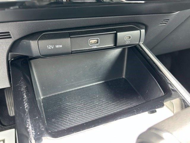 Kia Niro LX FWD 2025