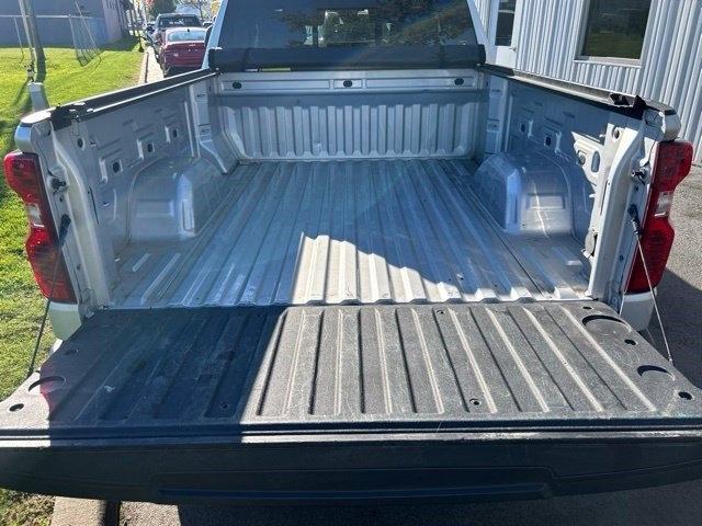 Chevrolet Silverado 1500 4WD Double Cab 147" LT w/1LT 2022