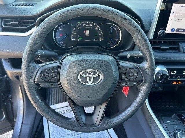 Toyota RAV4 LE 2024