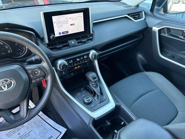 Toyota RAV4 LE 2024