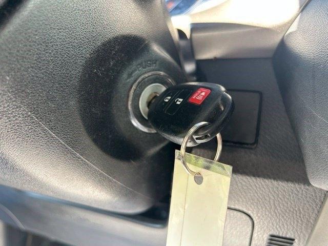 Toyota RAV4 LE FWD 2018