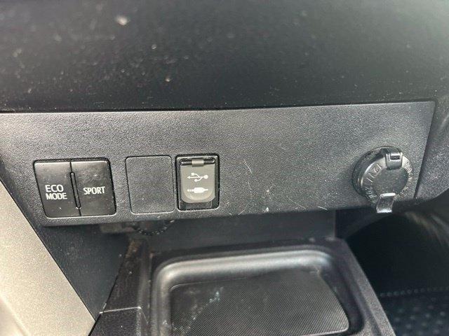 Toyota RAV4 LE FWD 2018