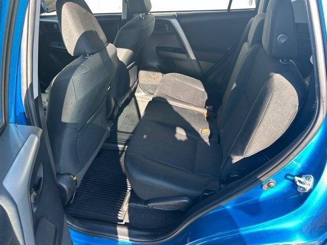 Toyota RAV4 LE FWD 2018