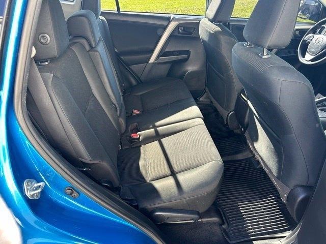 Toyota RAV4 LE FWD 2018