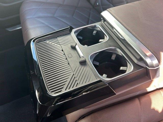 BMW 7 Series  2023