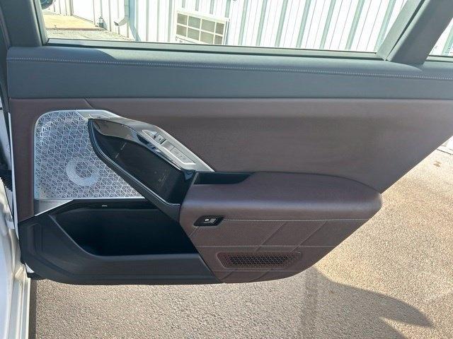 BMW 7 Series  2023
