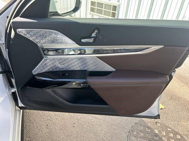 BMW 7 Series  2023