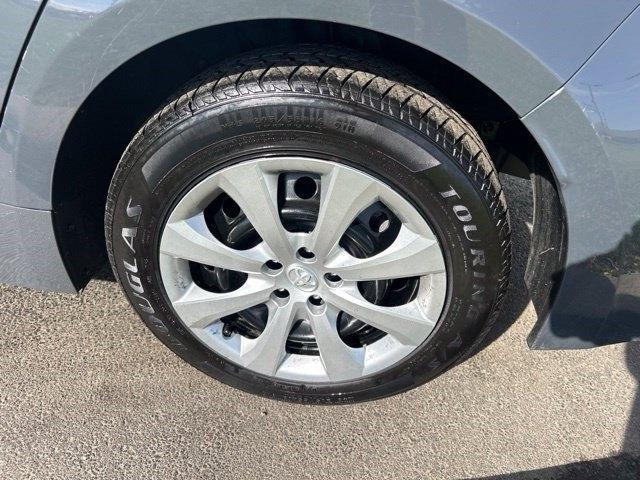 Toyota Corolla LE CVT (Natl) 2024