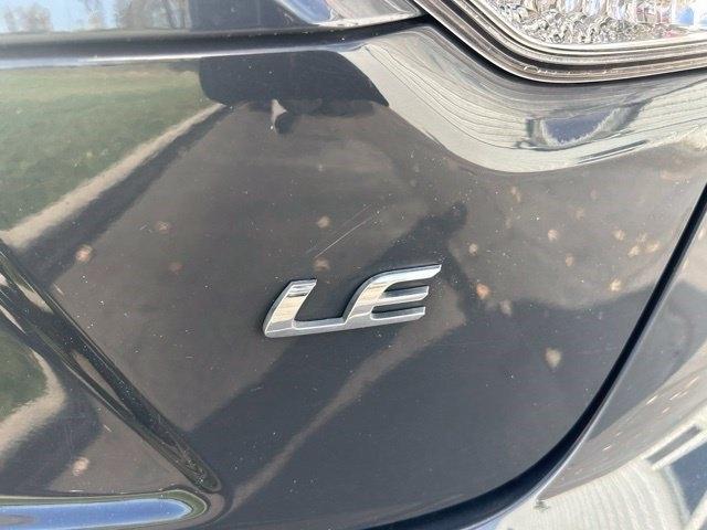Toyota Corolla LE CVT (Natl) 2024