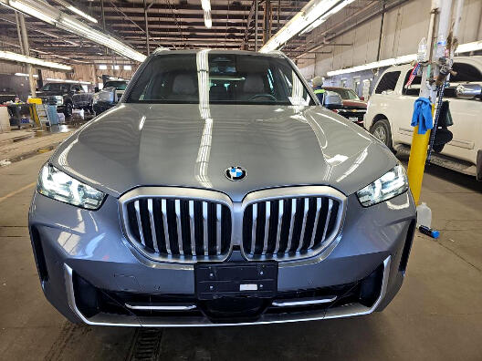 BMW X5 xDrive40i Sports Activity Vehicle 2025