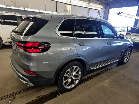 BMW X5 xDrive40i Sports Activity Vehicle 2025