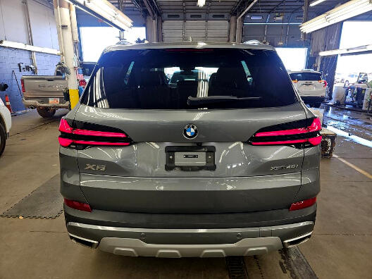 BMW X5 xDrive40i Sports Activity Vehicle 2025