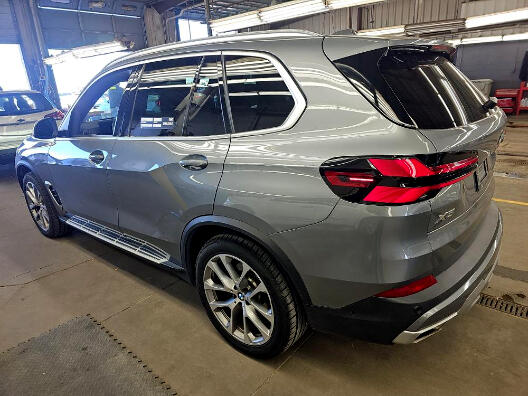 BMW X5 xDrive40i Sports Activity Vehicle 2025