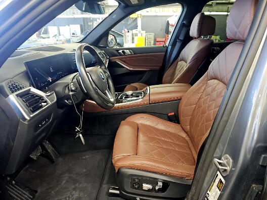 BMW X5 xDrive40i Sports Activity Vehicle 2025