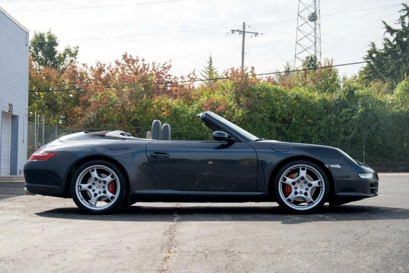 Porsche 911 2dr Cabriolet Carrera S 2006